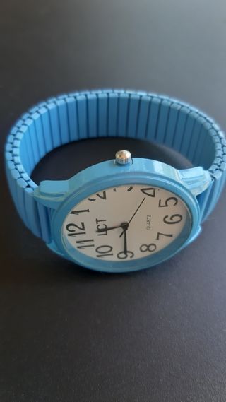 Reloj pulsera metálica azul