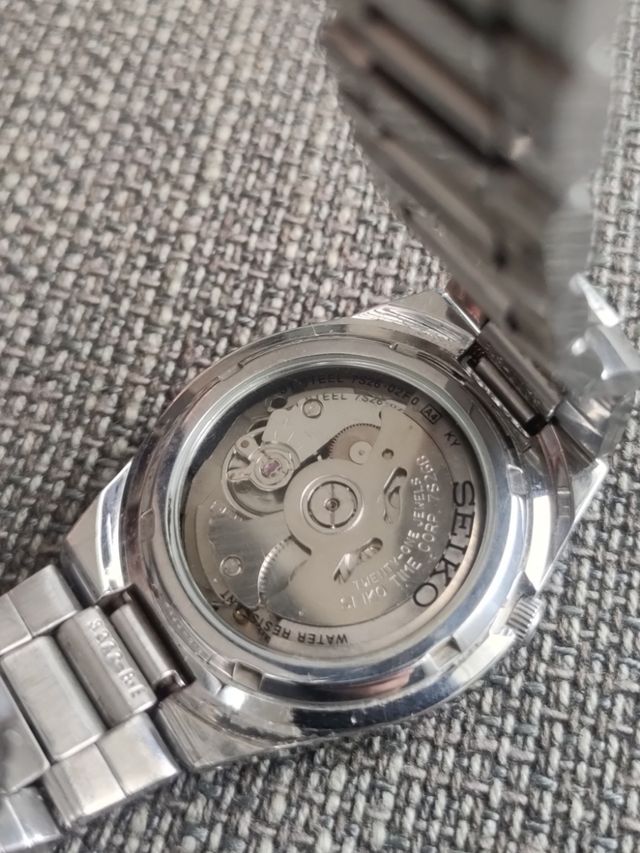 Reloj automático Seiko 7s26 tapa trasera cristal 