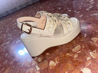Sandalias beige plataforma