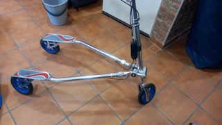 Patinete de tres ruedas para adulto