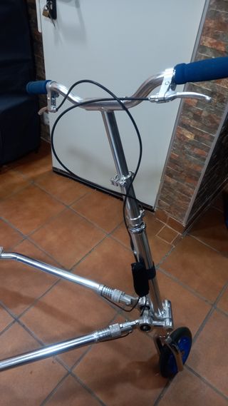Patinete de tres ruedas para adulto
