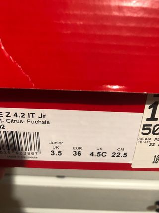 Botas fútbol puma de suela.
Número 36