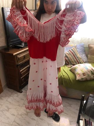 Vestido de sevillana niña