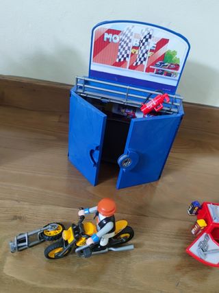 Playmobil. Matelin escuela, granja y garaje