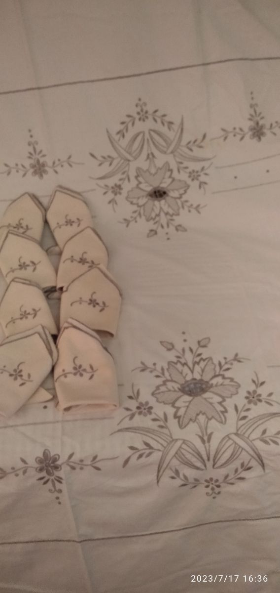 Toalha de mesa. Algodão