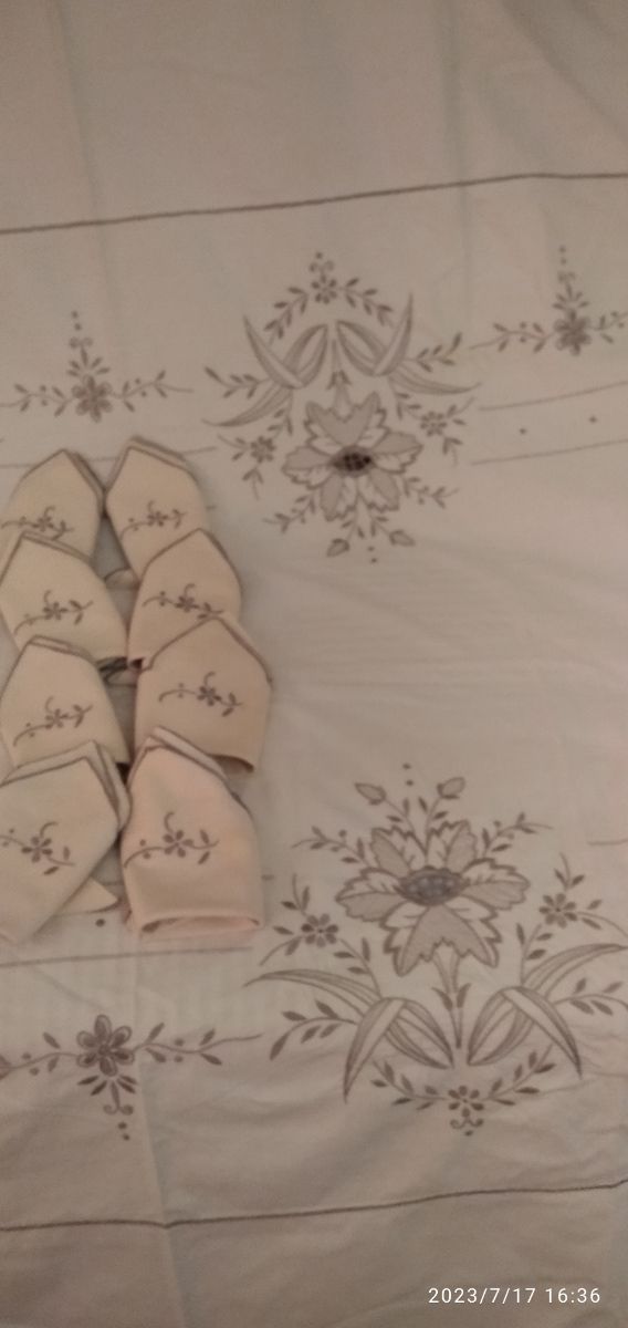 Toalha de mesa. Algodão