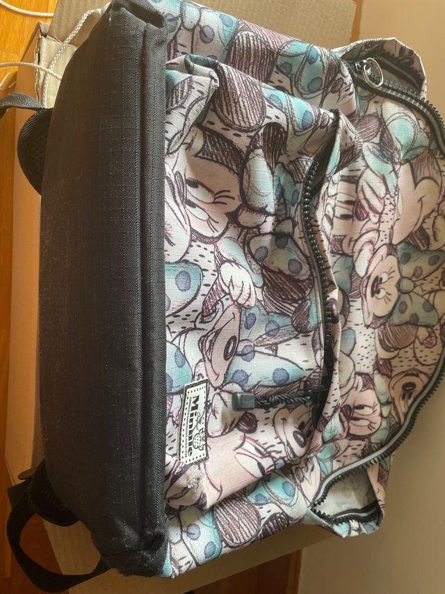 MOCHILA ESCOLAR MINNIE