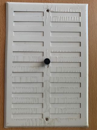 Rejilla de ventilación 25x17. Abre y cierra. 