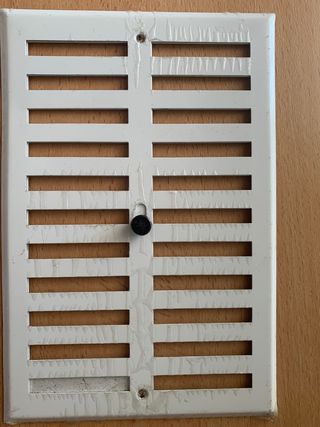 Rejilla de ventilación 25x17. Abre y cierra. 
