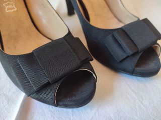 Zapatos de tacón negros de piel 37.