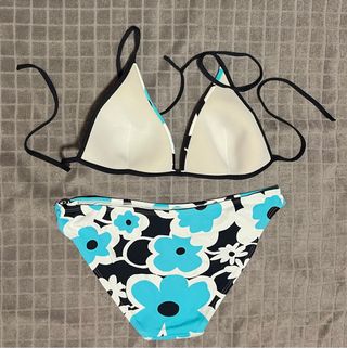 Vestido playero y bikini a juego Flores años 60