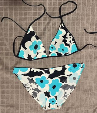 Vestido playero y bikini a juego Flores años 60