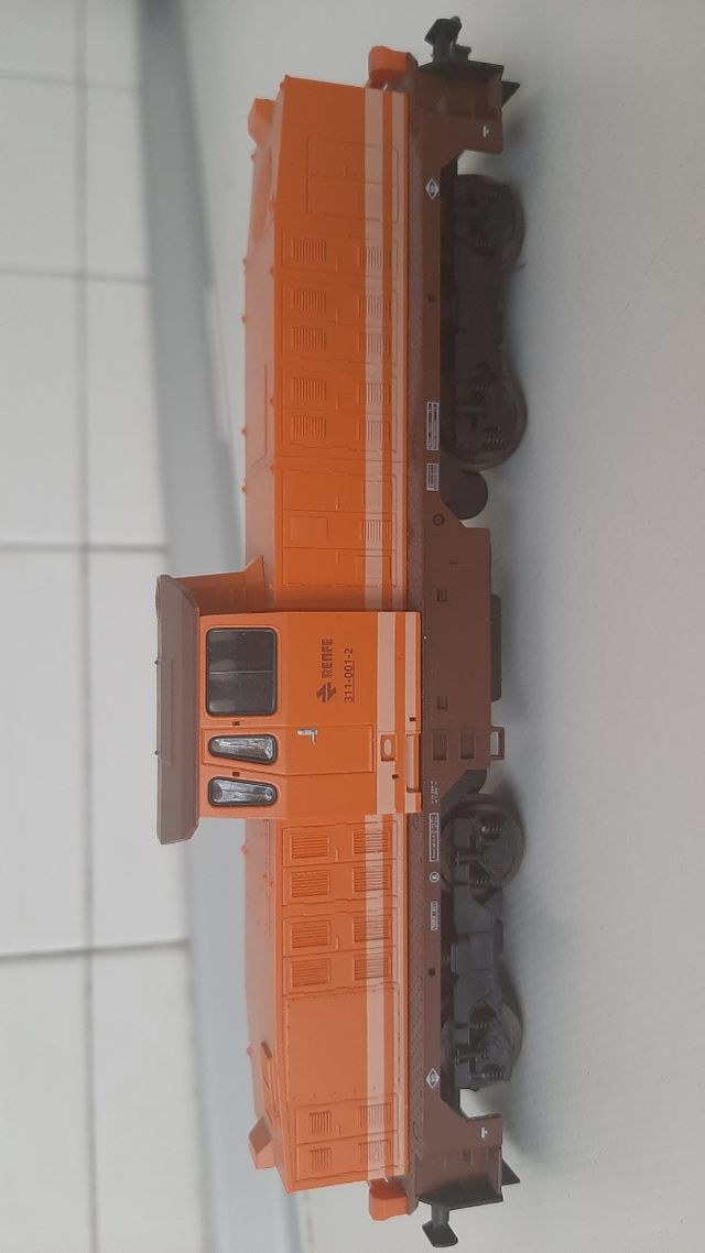 Locomotora Renfe 311 de Lima REF 208052 HO