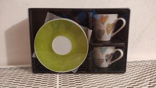 juego de dos tazas de café y plato nuevo