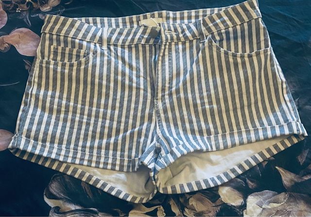 Shorts Rayas