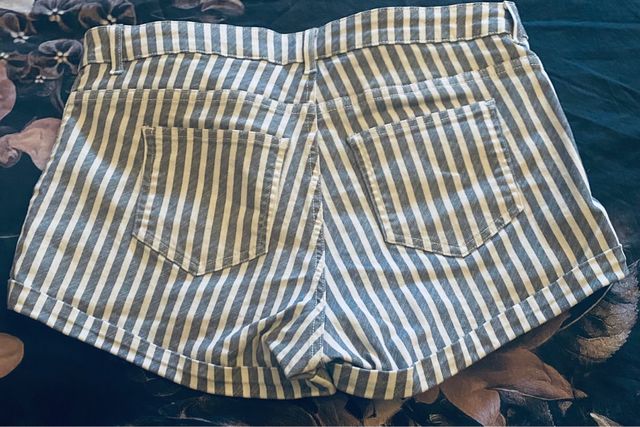 Shorts Rayas