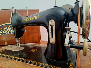 Máquina de coser Wertheim antigua