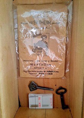 Máquina de coser Wertheim antigua