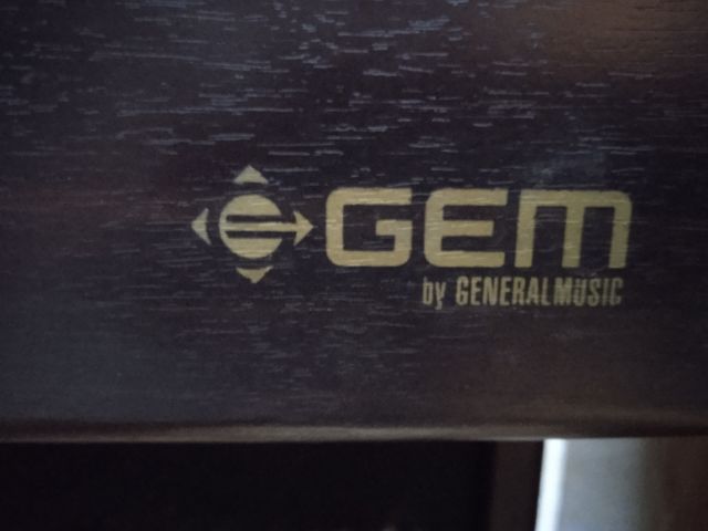 Piano digital GEM PS2500
