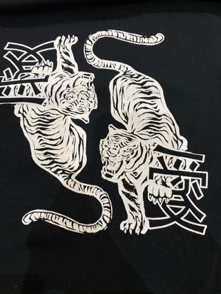 camisa bershka japonesa tigres