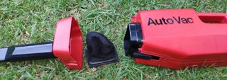 Aspirador de 12 voltios con bolsa textil.