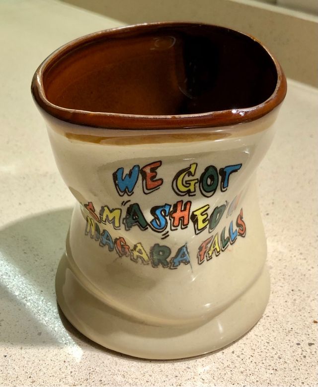 Tazza decorata forma irregolare