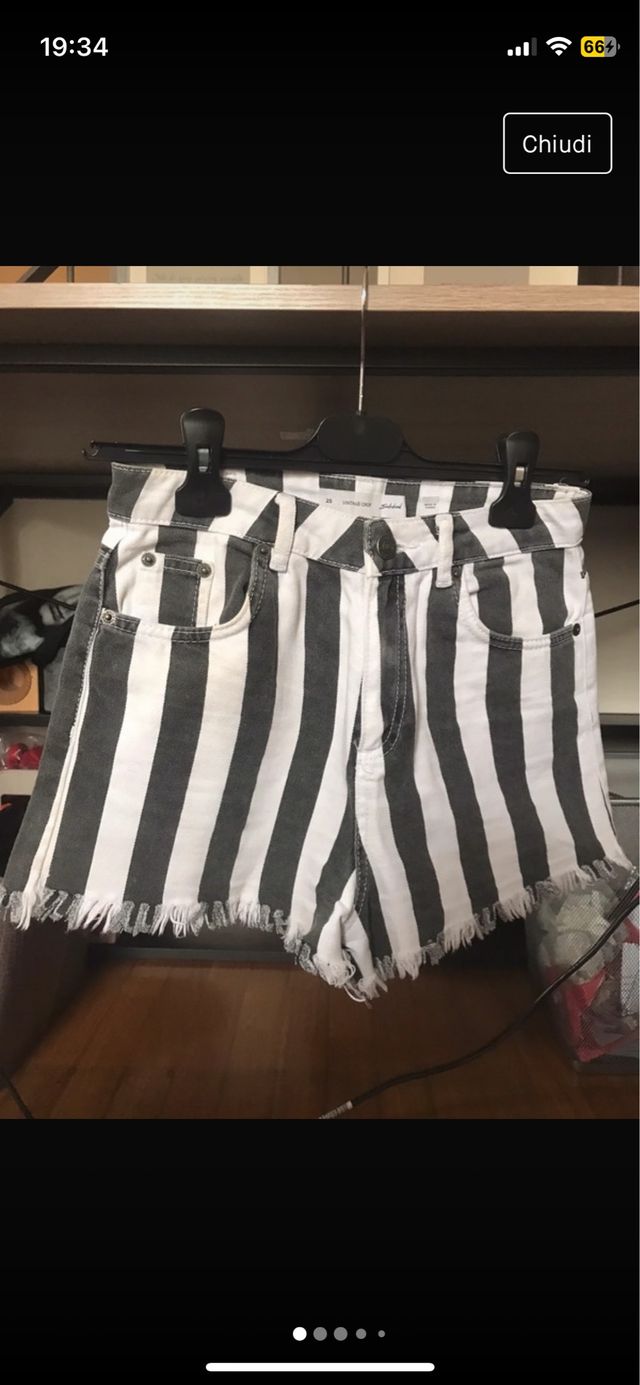 Pantaloncini a righe