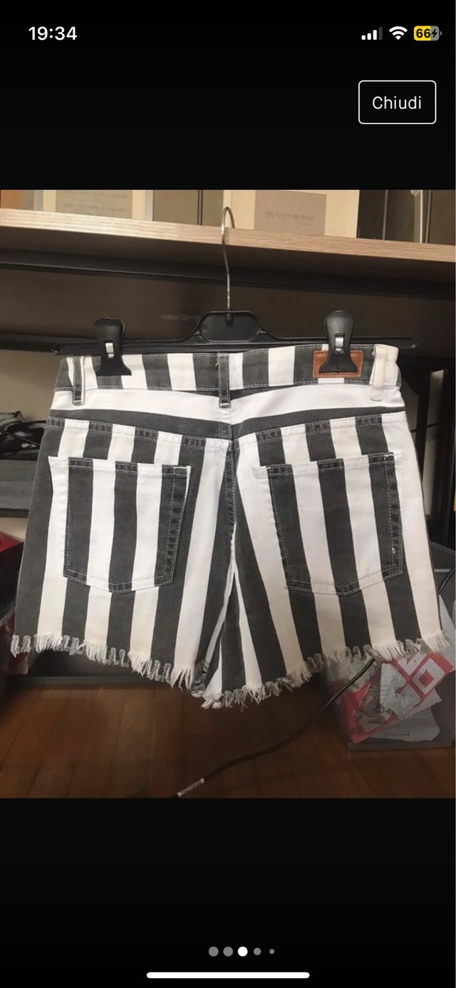 Pantaloncini a righe