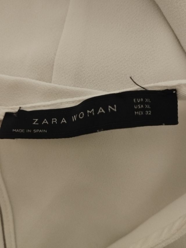 Camisa cuello redondo  manga corta con cinturón