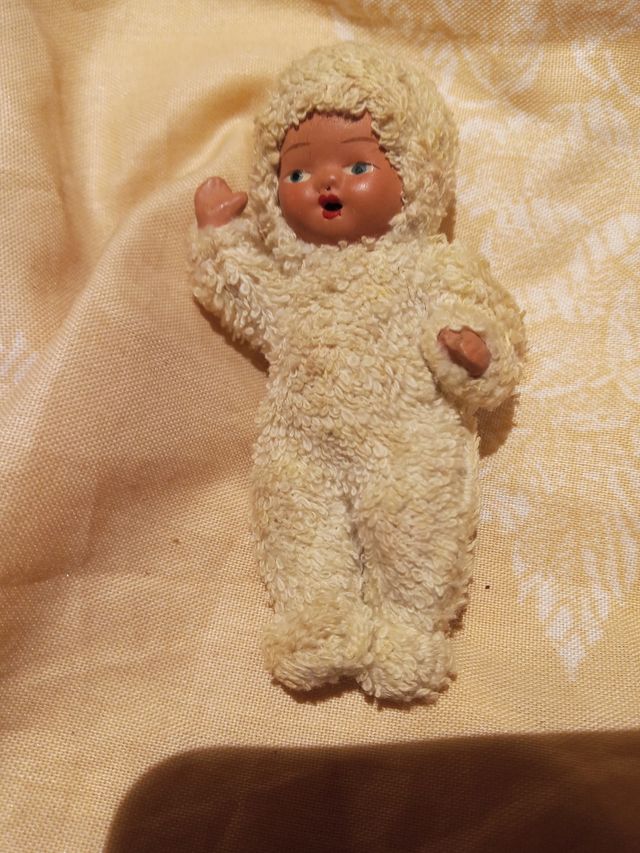 Muñeco bebe miniatura vintage