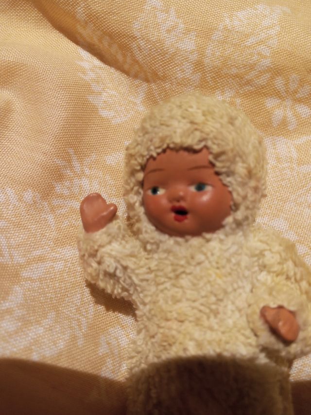 Muñeco bebe miniatura vintage