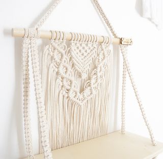 Estantería boho de macramé modelo Alba