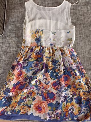 Vestido corto de verano de Zara