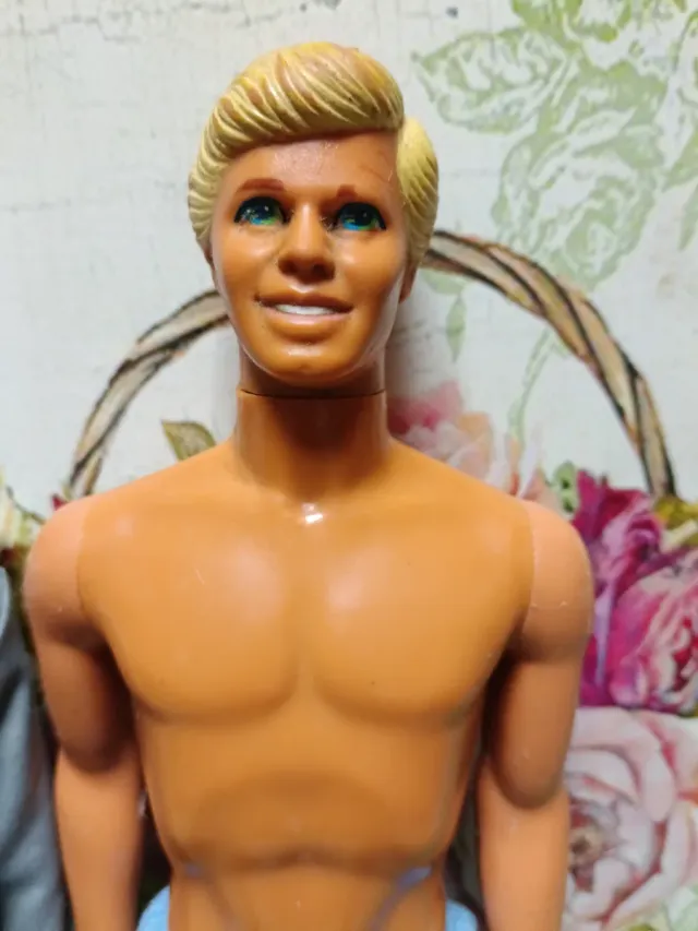 KEN NOVIO DE BARBIE A 8 EUROS CADA UNO