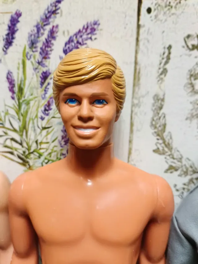 KEN NOVIO DE BARBIE A 8 EUROS CADA UNO