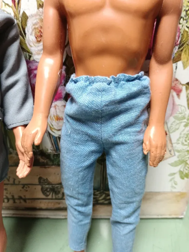 KEN NOVIO DE BARBIE A 8 EUROS CADA UNO