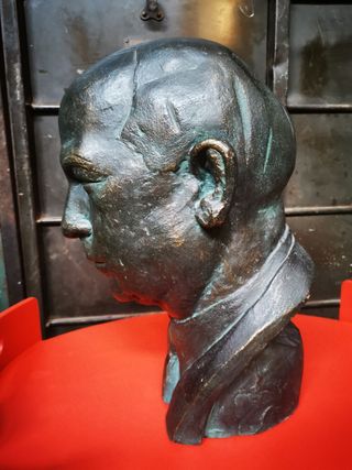 Busto. Escultura. Vintage.