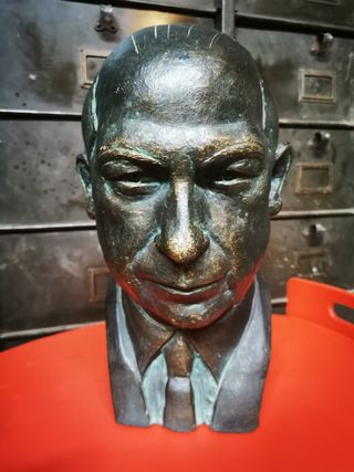 Busto. Escultura. Vintage.