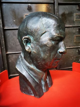 Busto. Escultura. Vintage.