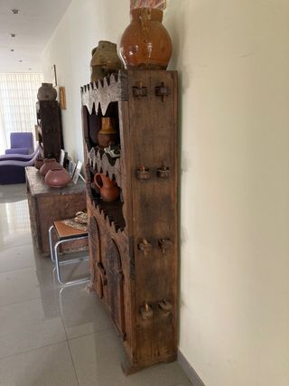 2 Alacenas antiguas de madera, Leioa, Bizkaia.