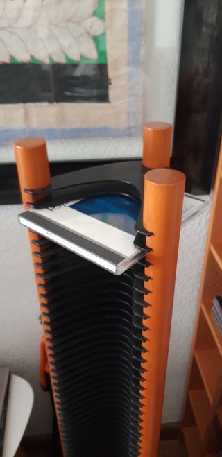 Torre porta CDs