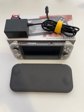 Nintendo Switch Lite trasparente