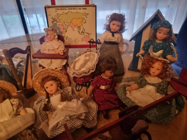 Colección muñecas época de porcelana
