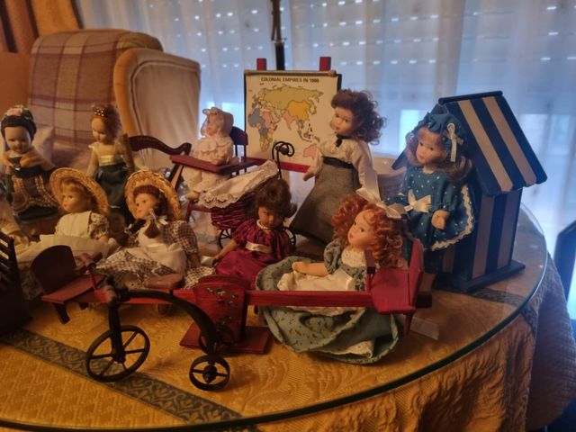Colección muñecas época de porcelana