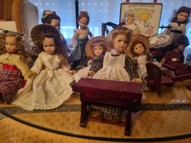 Colección muñecas época de porcelana