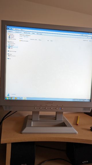 ORDENADOR DE SOBREMESA + ratón + teclado +pantalla