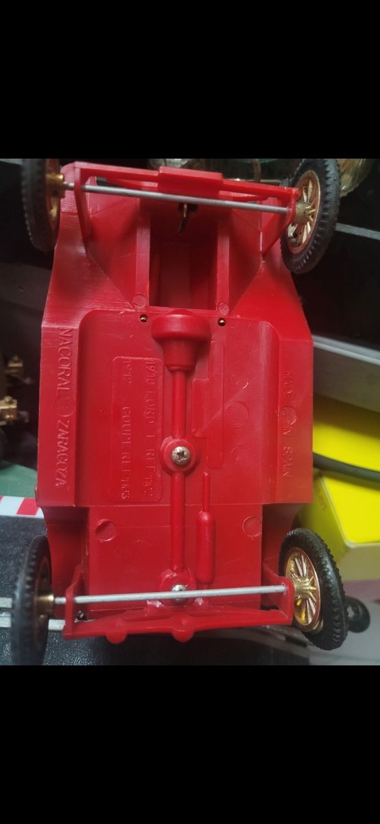 1/18 ? 1/24 ? Maqueta coches