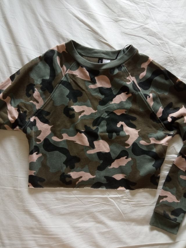 Sudadera crop militar