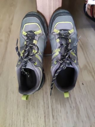Zapatillas de montaña y trekking QUECHUA