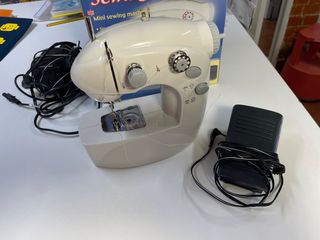 Máquina de coser mini